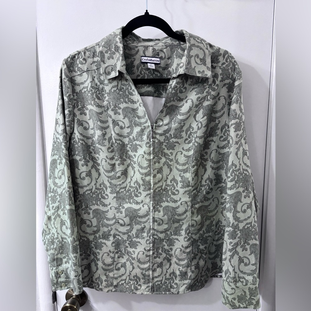 Croft & Barrow Olive Green Ivy Leaf Pattern Zipper Down Lightweight Jacket